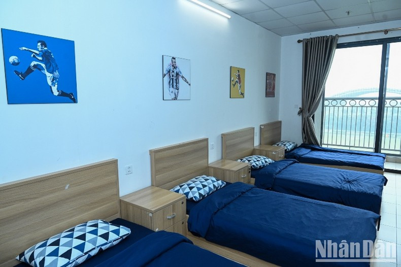 越南国会主席王廷惠造访PVF青少年足球训练中心【组图】 ảnh 3