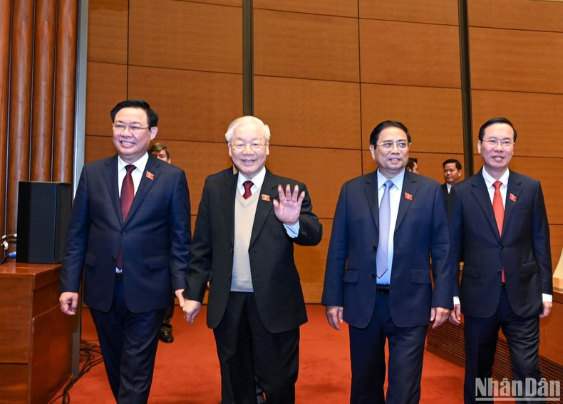 越共中央总书记阮富仲,政府总理范明正,中央书记处常务书记武文赏出席会议。 越共中央总书记阮富仲,政府总理范明正,中央书记处常务书记武文赏出席会议。