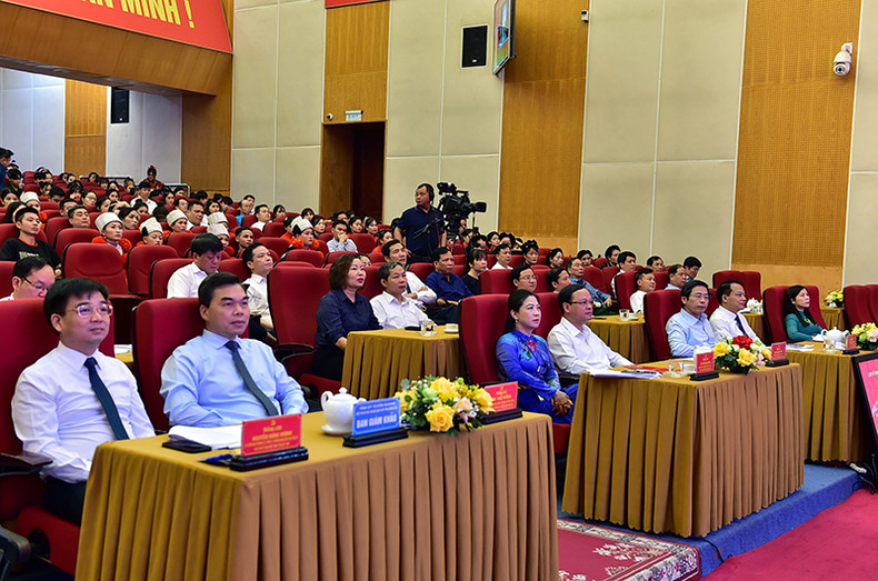 与会代表。 与会代表。