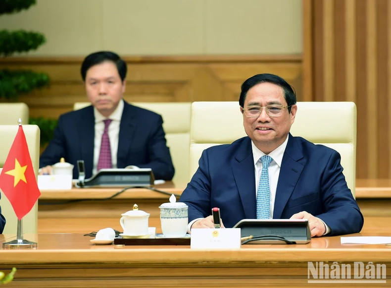 越南政府总理范明正在会见中发表讲话。 越南政府总理范明正在会见中发表讲话。