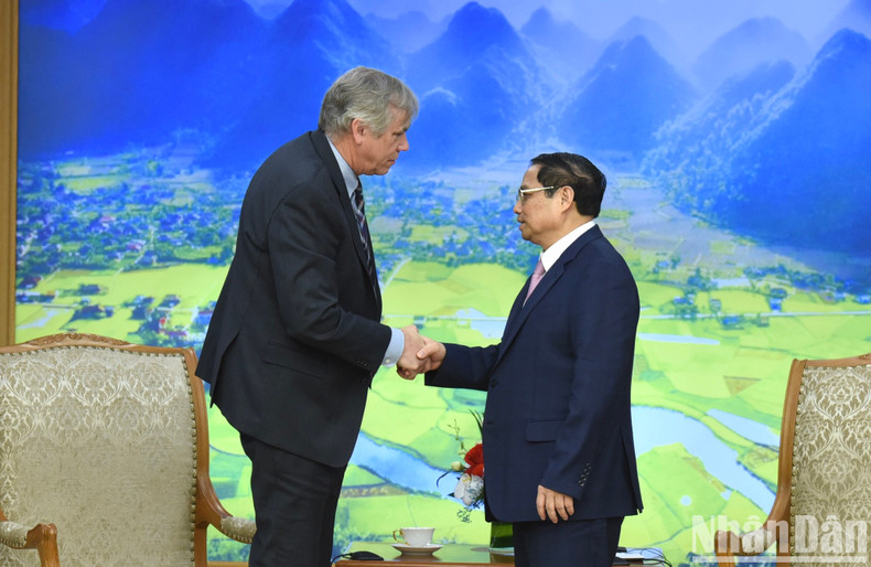 范明正总理欢送参议员杰夫·默克利。