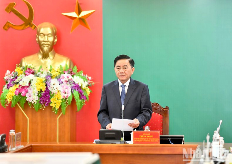 陈锦秀同志在会上发表讲话。