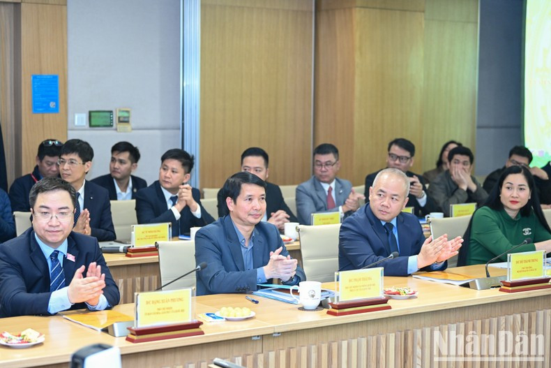与会代表。 与会代表。