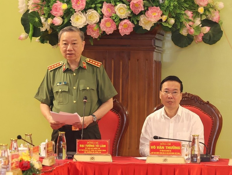 越共中央政治局委员、中央公安党委书记、公安部部长苏林在会议上致开幕词。