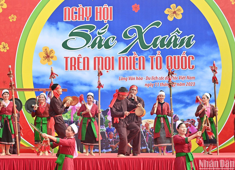 2023年“祖国各地的盎然春色”活动中的艺术节目之一。 2023年“祖国各地的盎然春色”活动中的艺术节目之一。