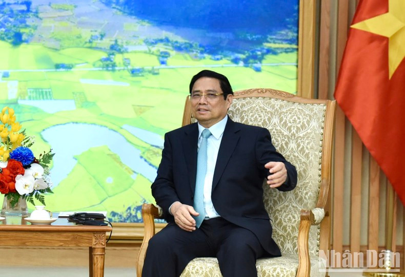 范明正总理在会见中发表讲话。