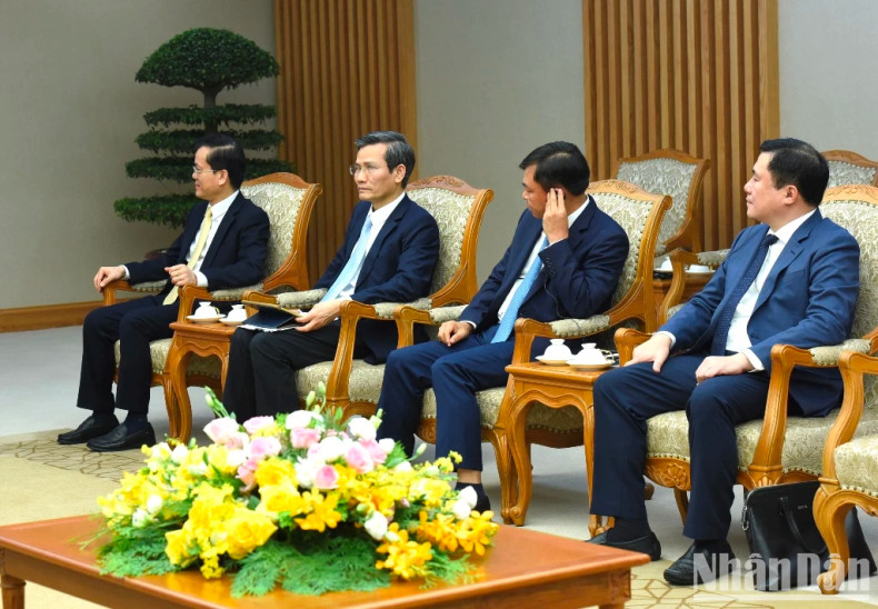 越南政府各部委代表出席会见。 越南政府各部委代表出席会见。