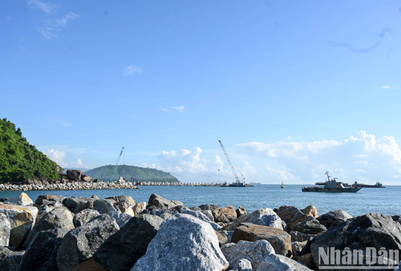 据日本国际协力机构（JICA）的考察和评估，莲沼港有足够条件投资建设成为与胡志明市新港和海防市历县同等规模的国际港口。