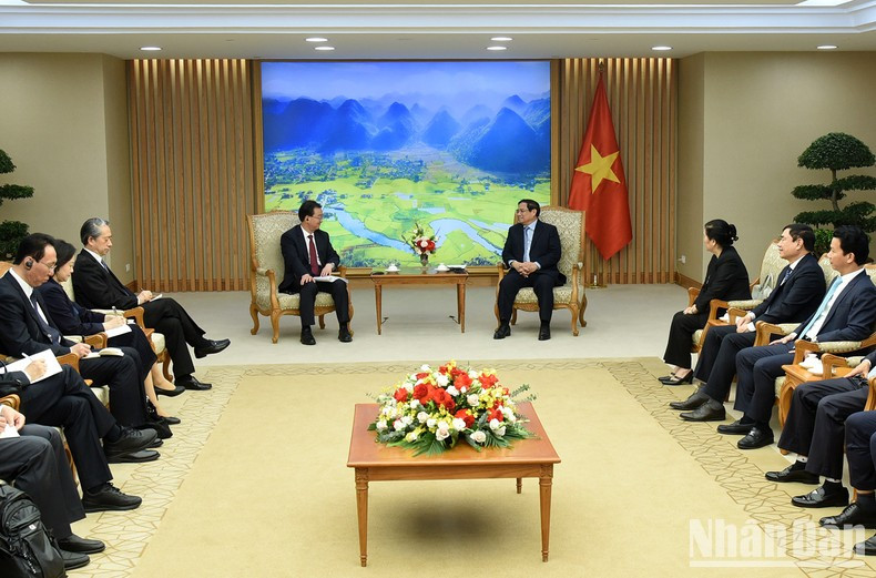 范明正总理,中国云南省委书记王宁及代表团团员。 范明正总理,中国云南省委书记王宁及代表团团员。