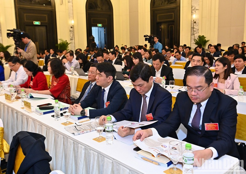 与会代表。 与会代表。