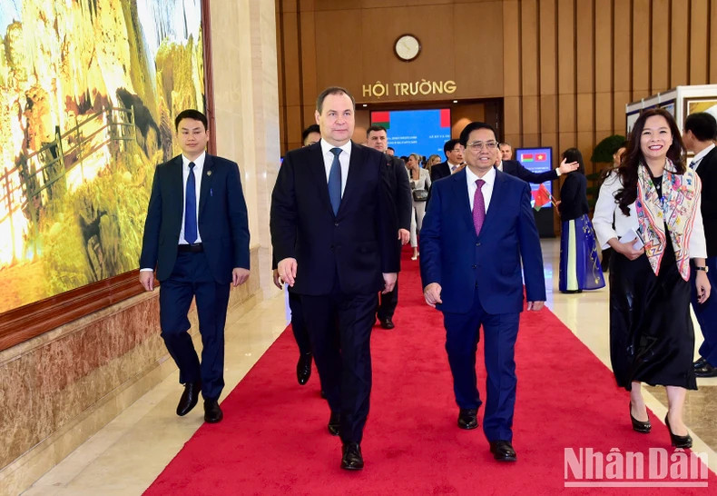 范明正总理和白俄罗斯总理戈洛夫琴科。 范明正总理和白俄罗斯总理戈洛夫琴科。