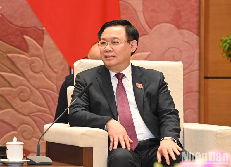 国会主席王廷惠在会见中发表讲话。 国会主席王廷惠在会见中发表讲话。