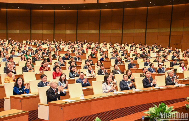 阮富仲总书记和与会代表。 阮富仲总书记和与会代表。