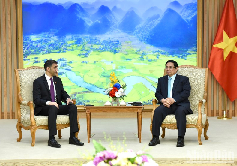 范明正总理高度评价塔尼·本·艾哈迈德·阿尔·泽尤迪博士的第二次访越以及双方在促进《越南与阿联酋全面经济伙伴协定》（CEPA）谈判进程所作出的努力。