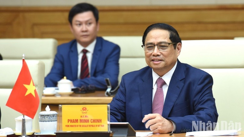 范明正总理在会见中发表讲话。