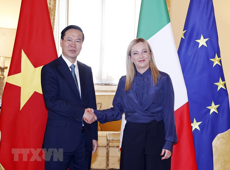 越南国家主席武文赏会见意大利总理 焦尔吉娅·梅洛尼。(图片来源) 越南国家主席武文赏会见意大利总理 焦尔吉娅·梅洛尼。(图片来源)