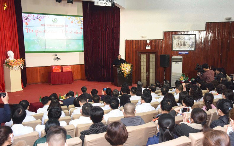 由越德医院举行题为“爱心之春——共享之春”的2023癸卯年春节迎春活动。 由越德医院举行题为“爱心之春——共享之春”的2023癸卯年春节迎春活动。