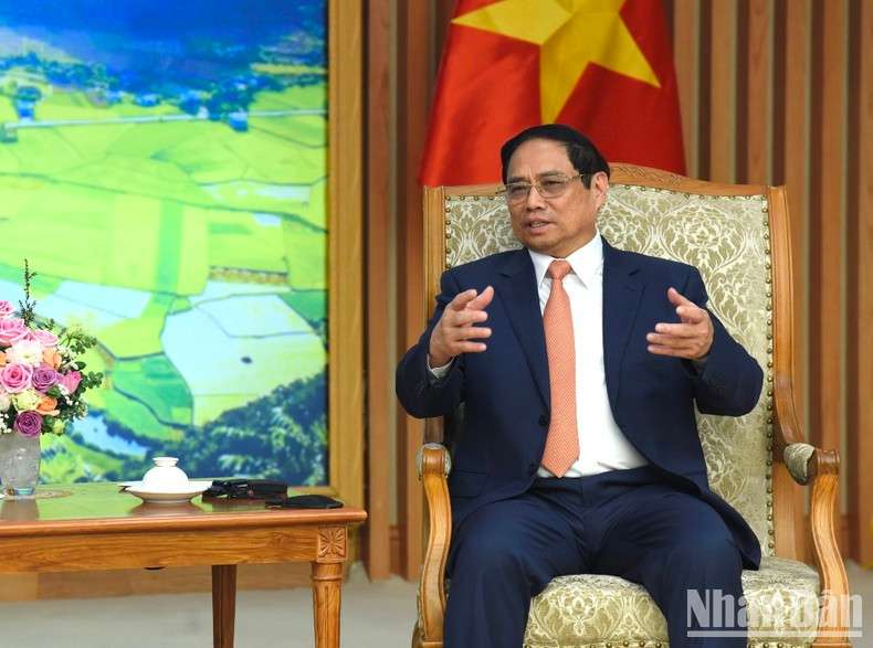 范明正总理在会见中发表讲话。