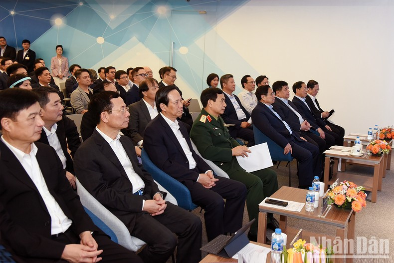 各位代表。 各位代表。