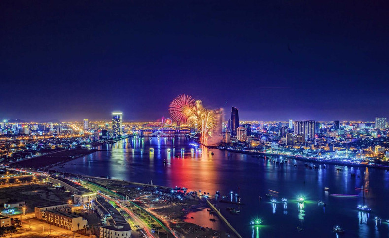 岘港市夜景。 岘港市夜景。