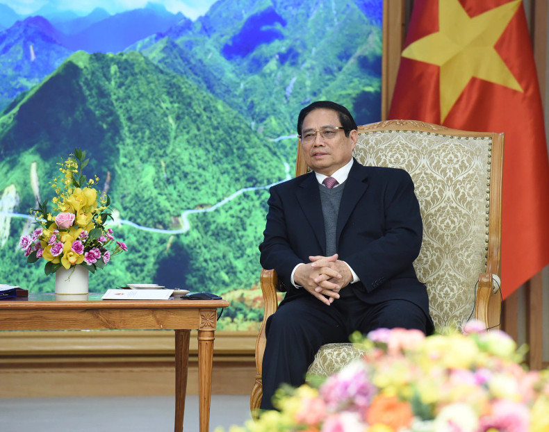 范明正总理在会上发表讲话。