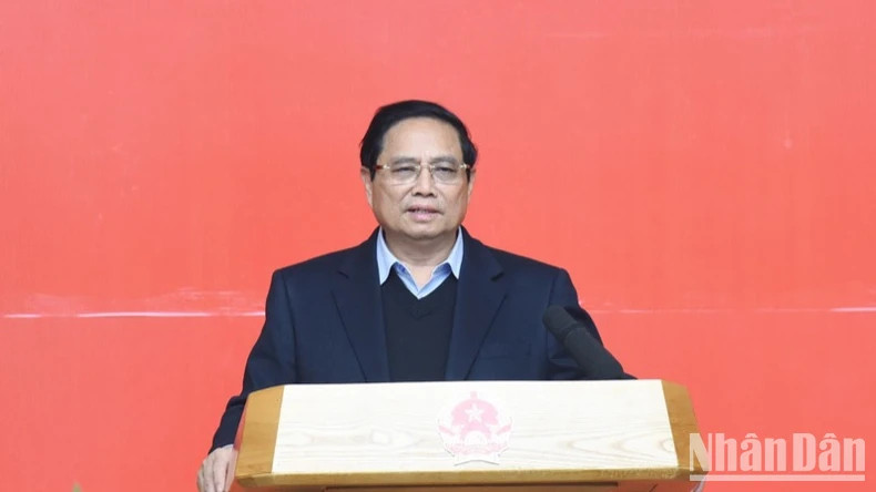 范明正总理在会上发表讲话。 范明正总理在会上发表讲话。