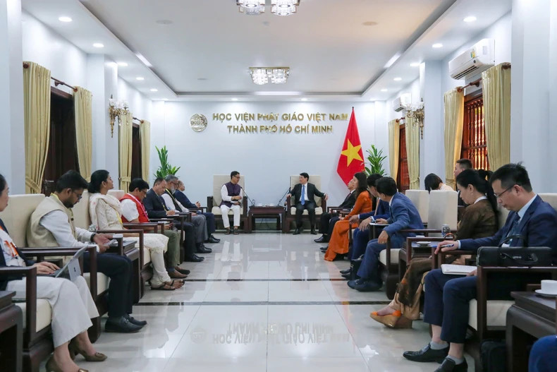 会见场景。 会见场景。