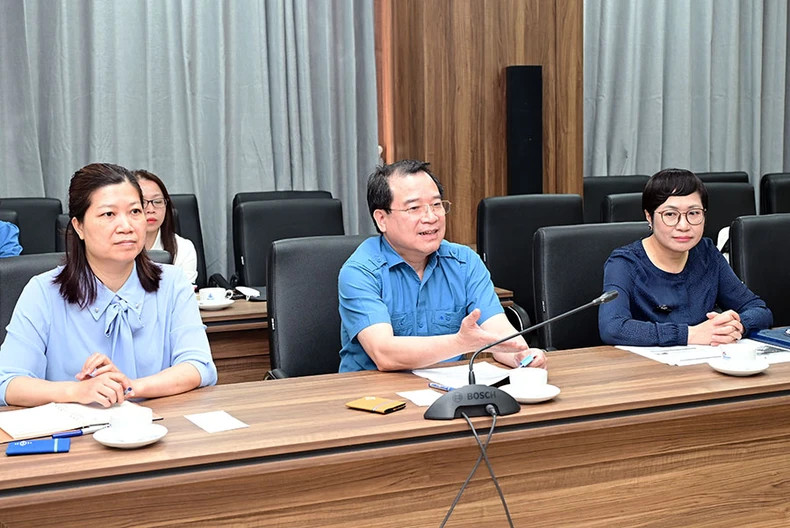 何文超副局长在会上发表讲话。