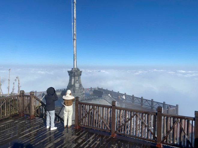 在云海中的番西邦峰顶。（图片来源：Sun Group）