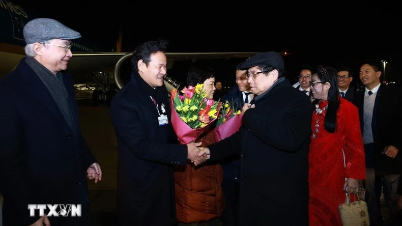 越南政府总理范明正和夫人送行仪式。