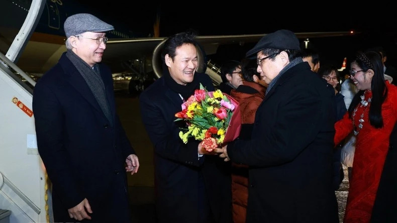 越南政府总理范明正和夫人送行仪式。