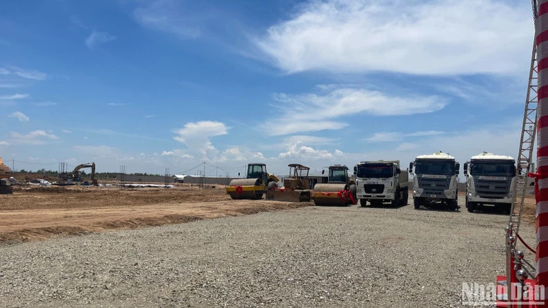 该工厂正在建设中,占地9.6公顷,配备屋顶太阳能发电系统。 该工厂正在建设中,占地9.6公顷,配备屋顶太阳能发电系统。