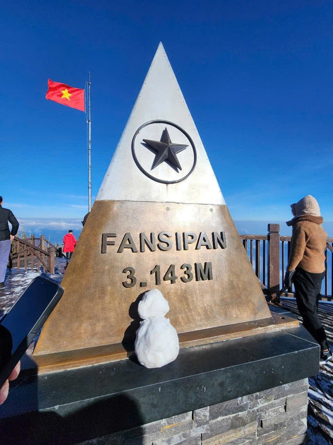 这几天来到番西邦的游客会有机会堆雪人。