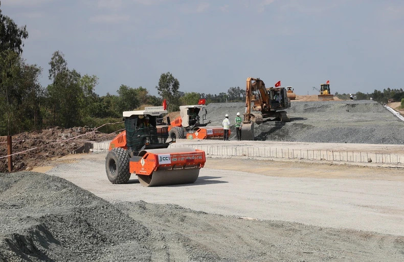 后江—金瓯段工程施工现场。 后江—金瓯段工程施工现场。