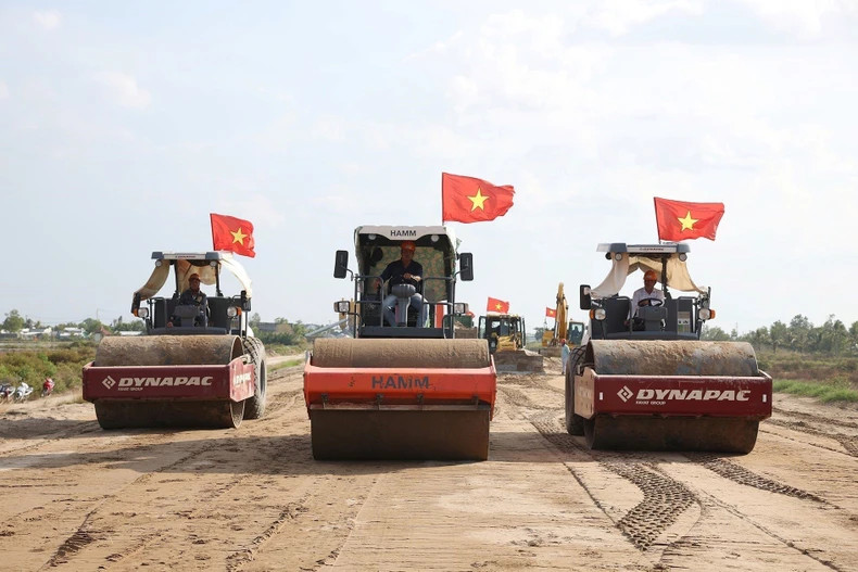 后江—金瓯段工程施工现场。 后江—金瓯段工程施工现场。