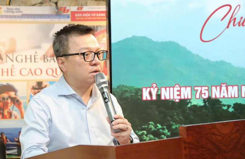 越共中央委员、《人民报》社总编辑、中央宣教与民运部副部长、越南新闻工作者协会主席黎国明发表讲话。 越共中央委员、《人民报》社总编辑、中央宣教与民运部副部长、越南新闻工作者协会主席黎国明发表讲话。