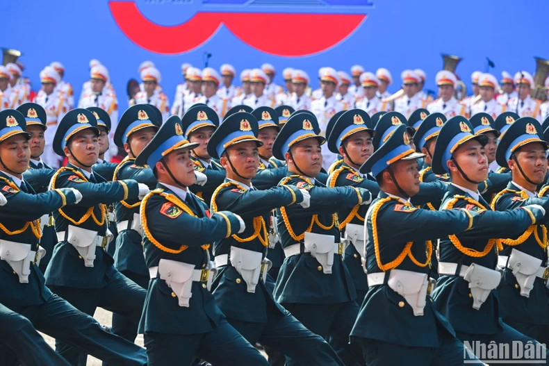 空军军官方队。