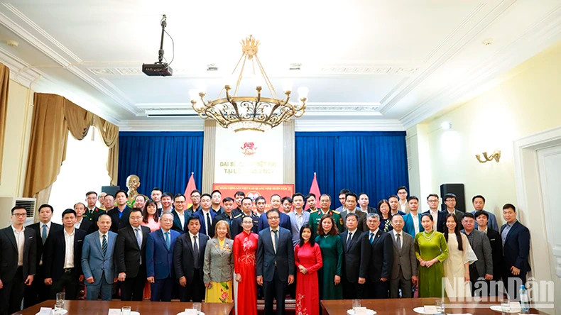 与会代表合影。