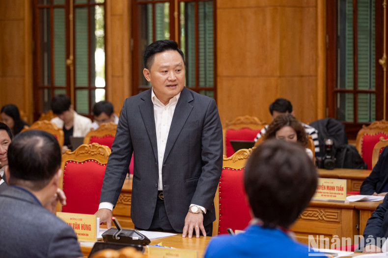 《人民报》社副总编辑潘文雄在会上致辞。