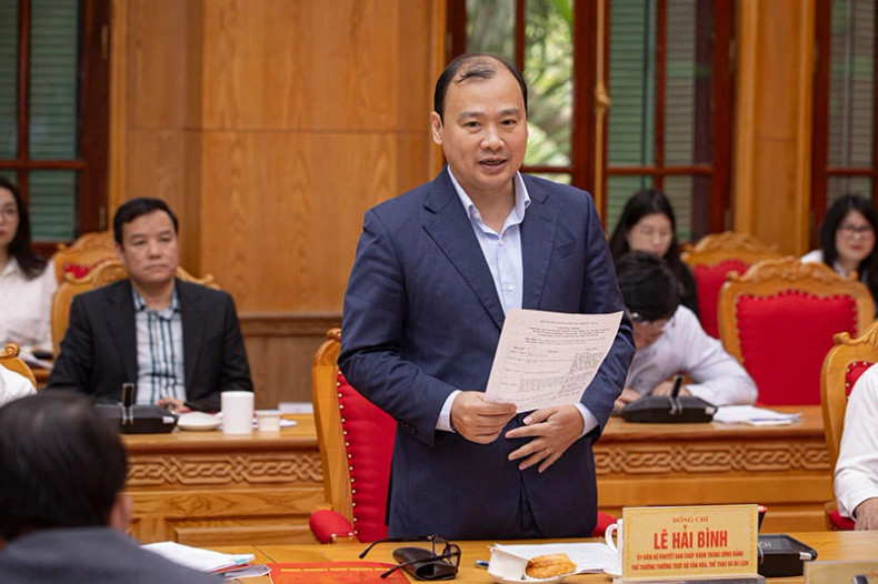 越中中央候补委员、文化体育与旅游部副部长黎海平在会上致辞。