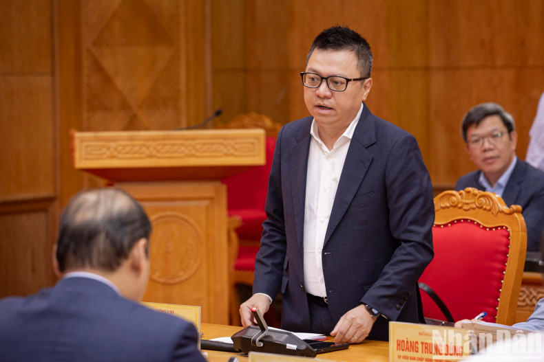 越共中央委员、《人民报》社总编辑、中央宣教与民运部副部长、越南新闻工作者协会主席黎国明在会上致辞。