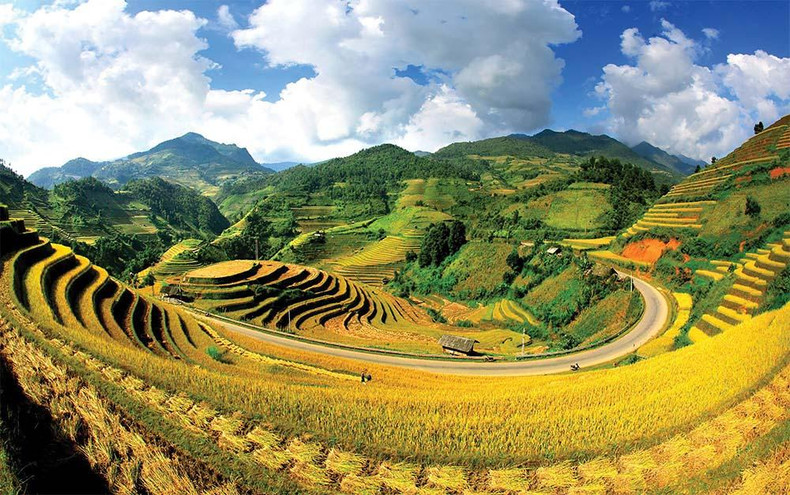 每年9月下旬至10月中旬是观赏梯田的最佳时间。 每年9月下旬至10月中旬是观赏梯田的最佳时间。