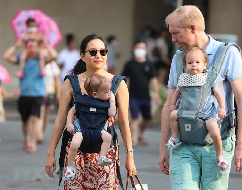 河内还剑湖步行街空间从9月1日开放,并于9月4日结束,为人民和游客营造空间。 河内还剑湖步行街空间从9月1日开放,并于9月4日结束,为人民和游客营造空间。