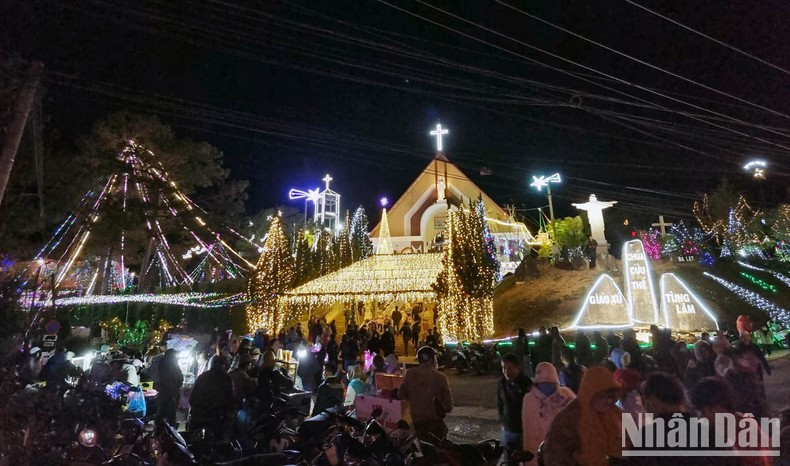 松林堂区平安夜。