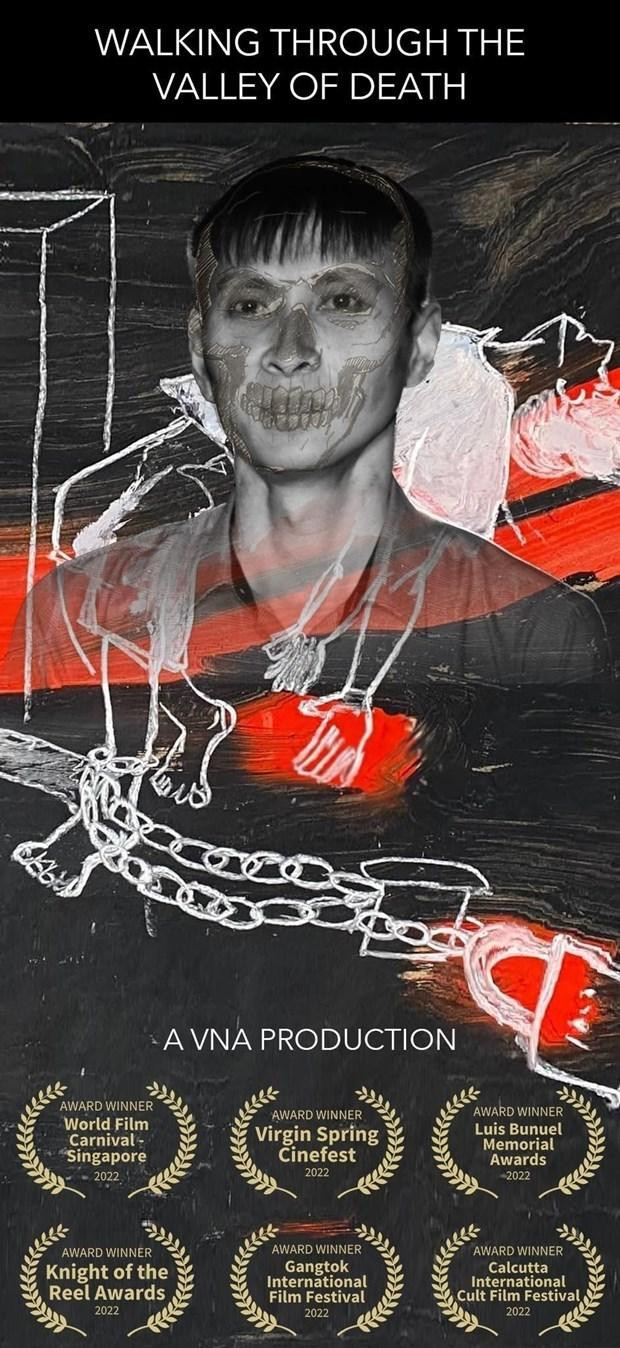 纪录片《穿越死亡阴影》宣传海报。 纪录片《穿越死亡阴影》宣传海报。