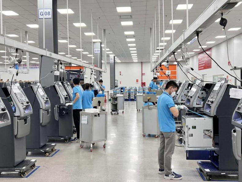 晓星金融系统越南公司的自动柜员机生产线。 晓星金融系统越南公司的自动柜员机生产线。