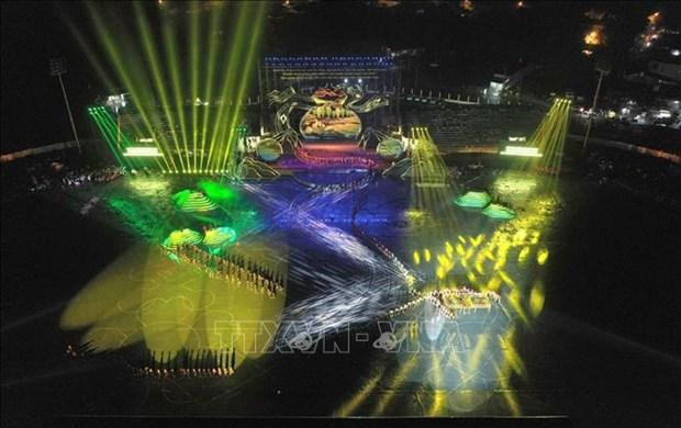 “傣族群舞”人类非物质文化遗产代表作证书颁证仪式的文艺表演。