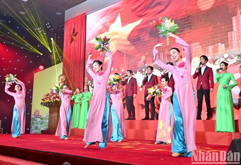 表彰大会上的艺术活动。