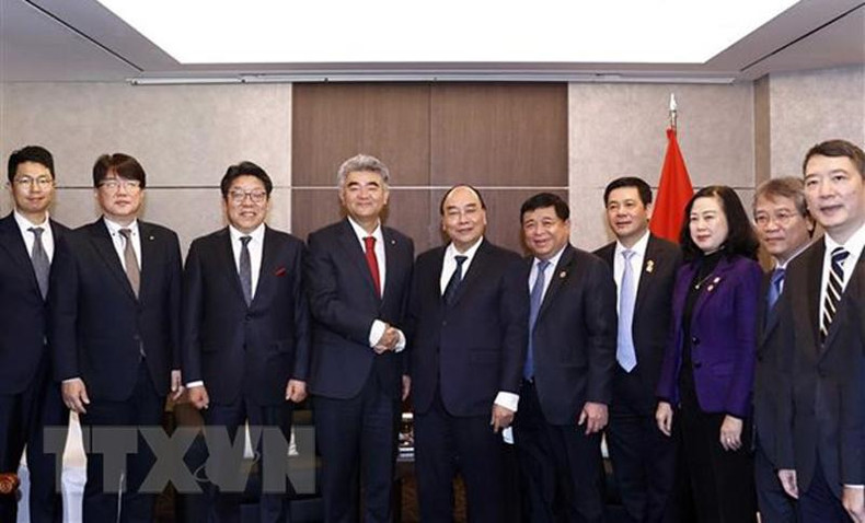 越南国家主席阮春福在会见韩国大宇工程建设公司总裁正沅宇先生。(图片来源:越通社) 越南国家主席阮春福在会见韩国大宇工程建设公司总裁正沅宇先生。(图片来源:越通社)