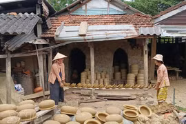 坐落于秋盆河畔的清河陶瓷村拥有近500年历史，以陶瓷、陶土制品闻名，其传统制陶技艺代代相传，至今仍得到完整保留与传承。
